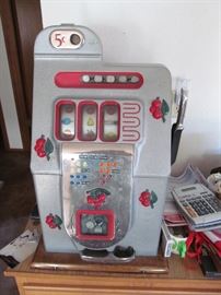 1940's Mills Black Cherry slot machine