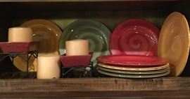 Glazed pottery dishes