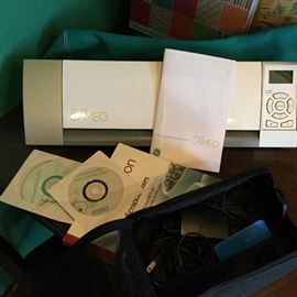 Scrapbooking Cameo Silhoutte Cutter with Manual and Discs