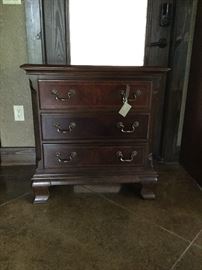 Mahogany 3 drawer night stand
