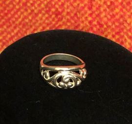 10 KT yellow gold ring