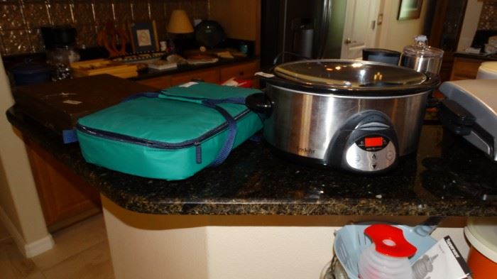 PYREX STOVE TO TABLE CARRIER, CROCK POT