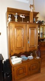 COMPONENT OF EUROPEAN CABINETRY