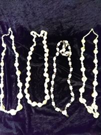 four shell necklaces https://ctbids.com/#!/description/share/125109