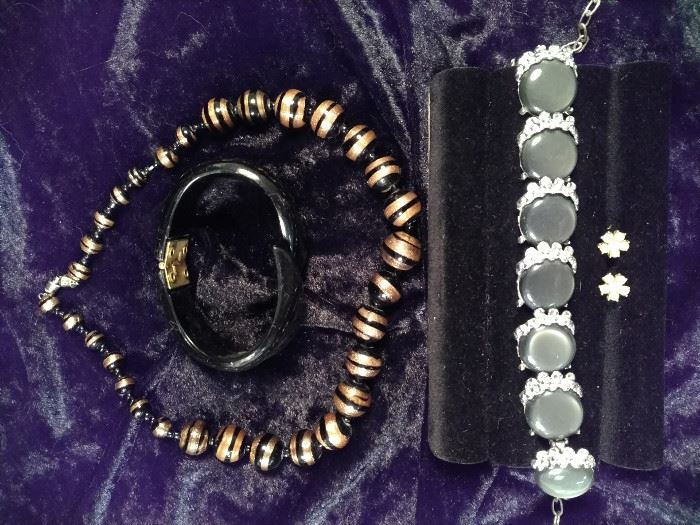 eweled and stone bracelet, Pearl style post earrings, black and gold tiger pattern necklace, Bakelite style https://ctbids.com/#!/description/share/125126