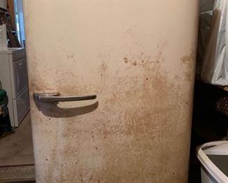 1947 Vintage GE Refrigerator $500 IMG 4155