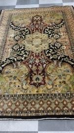Wool rug 8' 10" x 5' 10"