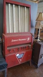 Tom's Peanut machine