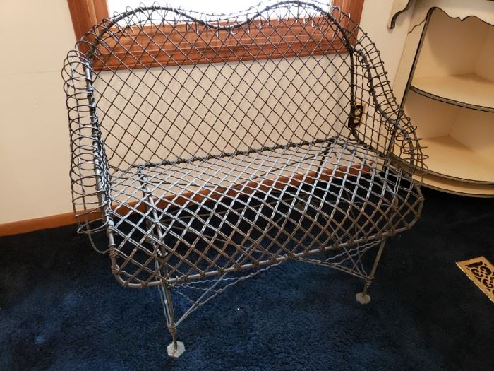 NICE OLD WIRE BENCH