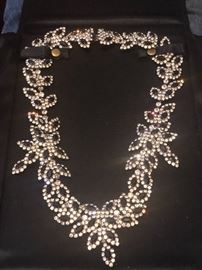 Heavy, rhinestone necklace vintage.