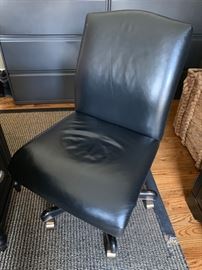 59. Black Leather Office Chair (21" x 25" x 38")