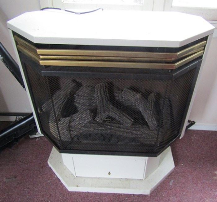 Free standing electric fire-place