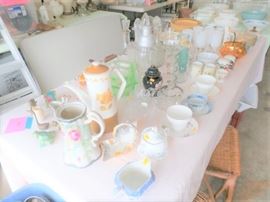 PORCELAINS AND VINTAGE GLASS