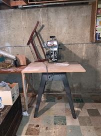 Table saw in working condition 
