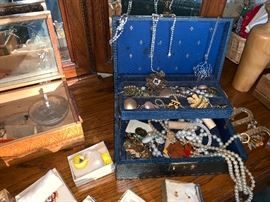 Vintage jewelry 