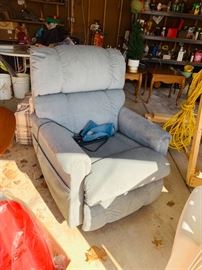 Lyft recliner chair 