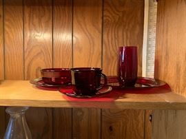 red glass (32 pieces)