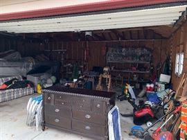 New great condition dresser, sells on line for $1,900-$2,300