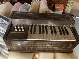 Vintage Organ  Plug in