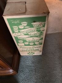 Vintage Ovenware set 