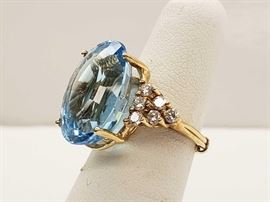 #32 Diamonds, Approx. 6ct Aquamarine Stone, 8.1 grams Size 4.5 10k Gold Ring, 10 132 Diamonds, Approx. 6ct