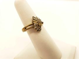 #45: 10k Gold Ring, 2.8g Tested at 10k size 5.5
10k Gold Ring, 2.8g Tested at 10k size 5.5