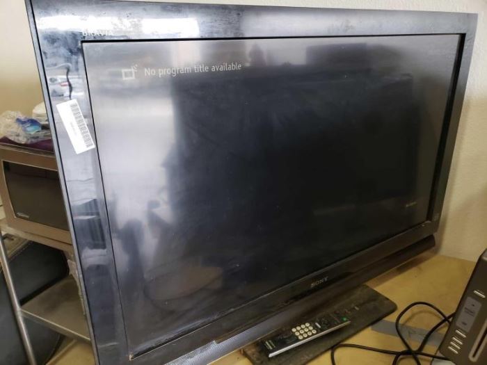 #300: 40" Sony Bravia TV Model KDL-40S4100
40" Sony Bravia TV Model KDL-40S4100