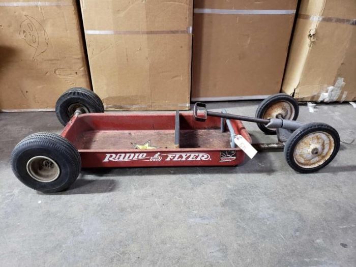 # 511 Raido Flyer Custom Wagon and Mini Big Wheel Wagon Raido Flyer Custom Wagon and Mini Big Wheel Wagon