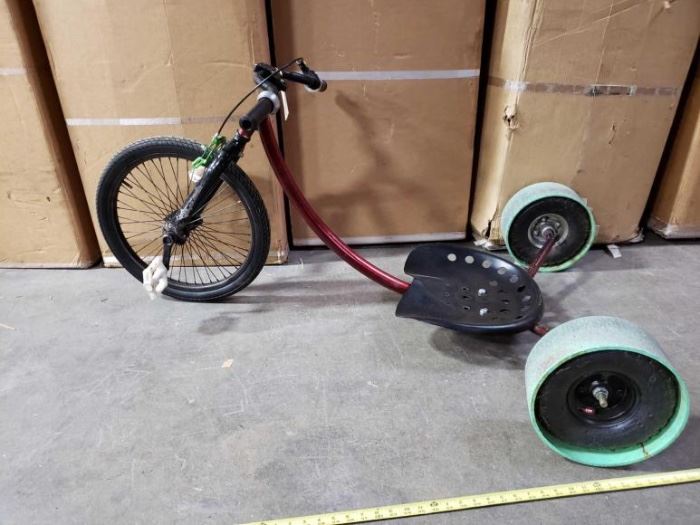 # 512 5 Foot Custom Drift Trike with Tractor Seat 5 Foot Custom Drift Trike with Tractor Seat