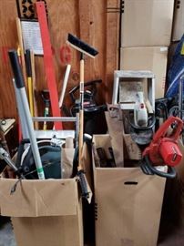 #525: Miscellaneous Landscape Tools, Electric Chain Saw, Weed Wacker, Hedge Trimmer, Craftsman 225 MPH Blower with Bag, Rake
Miscellaneous Landscape Tools, Electric Chain Saw, Weed Wacker, Hedge Trimmer, Craftsman 225 MPH Blower with Bag, Rake, 5 Foot Ladder