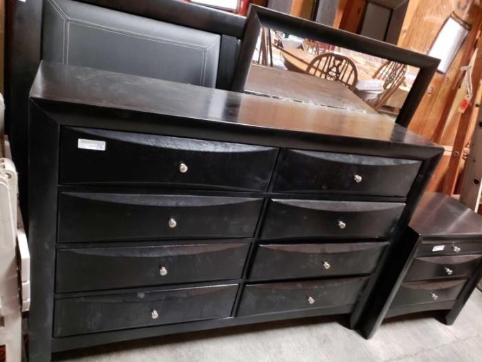 # 718 Black Bedroom Set with Silver Knobs