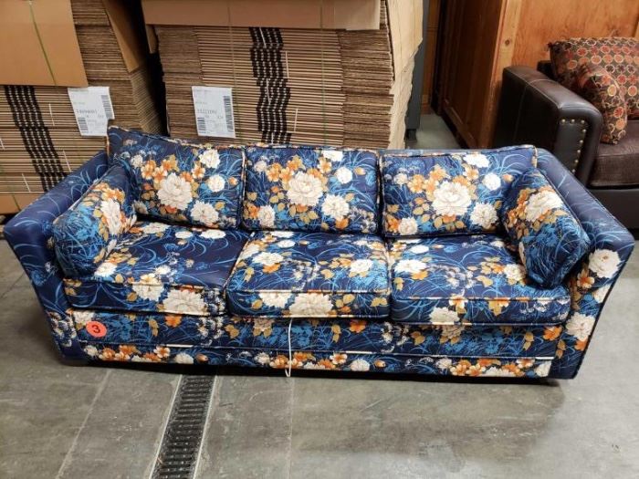 # 800 Couch Couch With Floral Pattern
