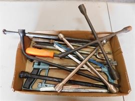 Lug Wrenches/Saws