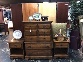 Vintage 5-Drawer Chest of Drawers and 2 Matching Night Stands