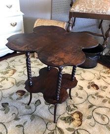 Antique, Double 4-leaf-clover mahogany table with barley twist legs