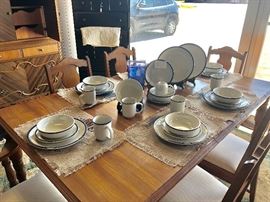 32-Piece Set of BASICS Dinnerware (8 full place settings)