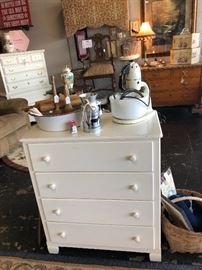 4-Drawer Antique White Chest