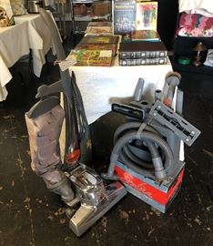 KIRBY Vacuum Cleaner, LIKE NEW, with all accessories, including carpet shampooer 