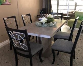 LIKE NEW MODERN MARBLE LOOK TABLE WITH 6 SILVER BACK GRAY UPHOLSTERED SEAT CHAIRS VERY NICE 