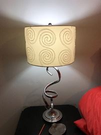 SUPWR COOL CONTEMPORARY SWIRL BASED LAMP WITH NICE SHADE 