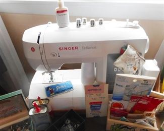 Vintage Singer Sewing Machine Brilliance 