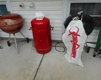 Kettle Grills. Smoker