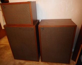 1968 Klipch 3 Piece Speaker System. These were custom made by clients father in late 60's. Owner has set his own price for them.$2400! Firm.no deal, no discount, no whatever..Sassie had nothing to do with pricing..