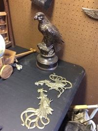 Gold painted ceramic eagle, for a lamp