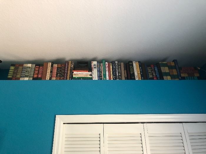 BOOKS LOTS OF BOOKS 