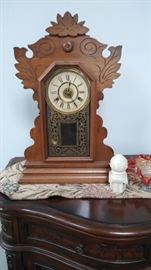 another antiques kitchen clock - has key