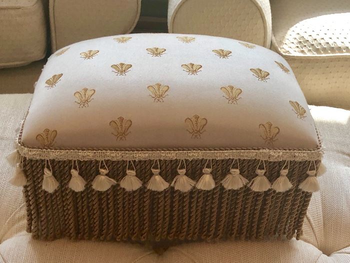 Very small ottoman with honey bees