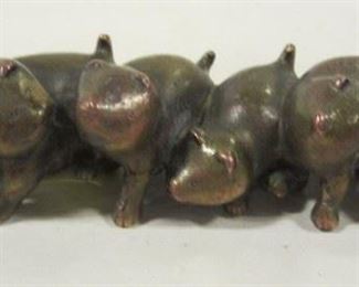 HEAVY METAL SCULPTURE OF A ROW OF CAT LIKE ANIMALS WITH BRONZE PATINA, WEIGHS 12.67 OZ 4 2/8" WIDE