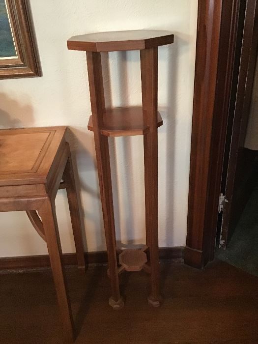 Picture does not do justice to this Arts & Craft style handmade plant stand. 