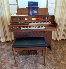 Kimball R30 Aquarius The Entertainer Electric Organ	37x39x22in	HxWxD